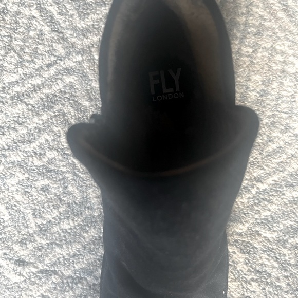 ‼️FLY LONDON NWOT‼️ SUEDE LUX ON TREND WEDGE MINI BOOT‼️ 1” platform 2” heel - Picture 6 of 6
